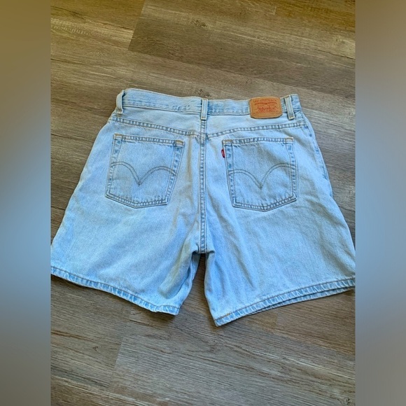 VTG Levi’s Mom Shorts Classic Denim Shorts Light Wash Blue Size 14 Size 32 Boho - Picture 1 of 10